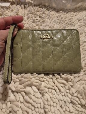 Coach's Classic Quilted Design - Corner Zip Wristlet [C5-] NWT